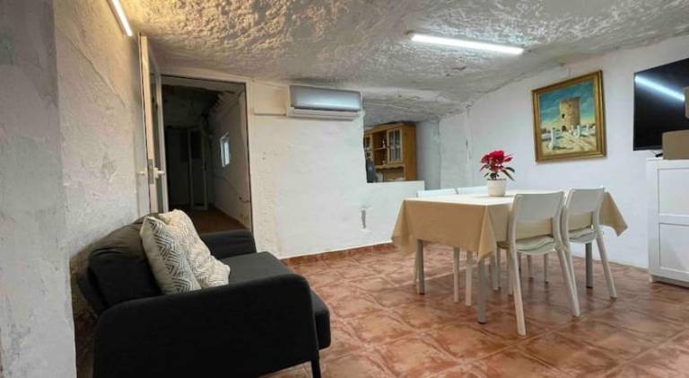 Holiday apartment with 2 rooms for 4 persons in Manises