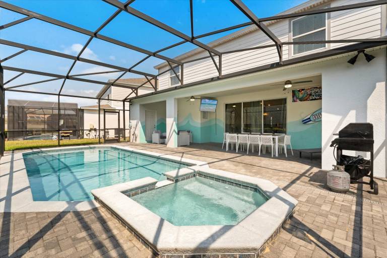 Children-friendly house with hot tub, private pool & barbecue | Dogs allowed in Osceola, FL