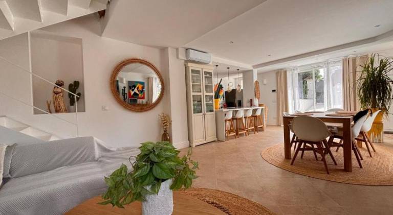 Villa with garden, private pool & patio — photo 2