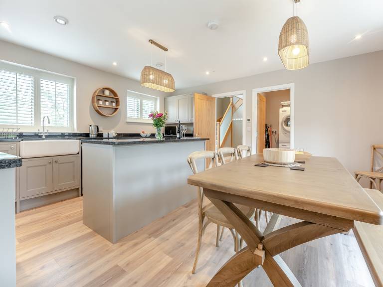 Family-friendly charming cottage with yard | Dogs allowed — photo 4
