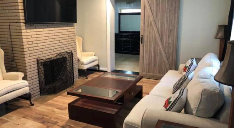 House with 1 room for 10 persons in Decatur, GA