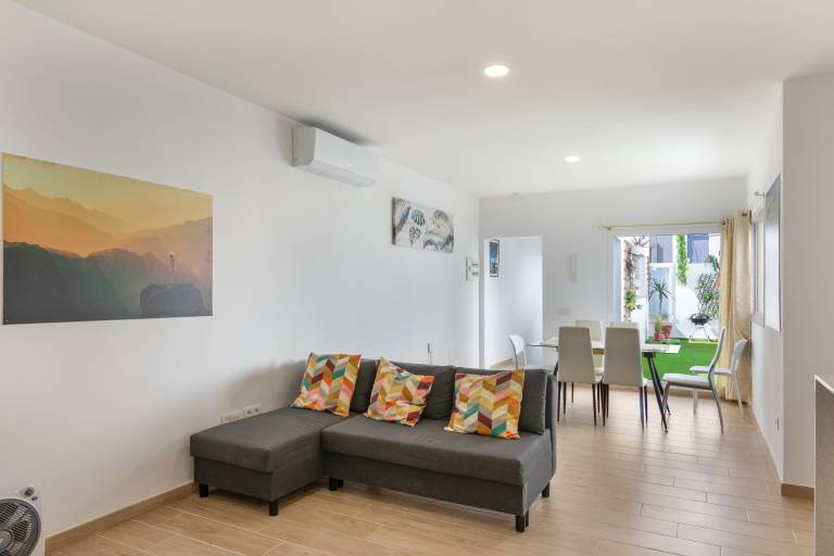 Children-friendly house with patio, fast internet & yard | Next to Castillo de la Luz | Next to the beach | Good for workation | Dogs allowed — photo 3