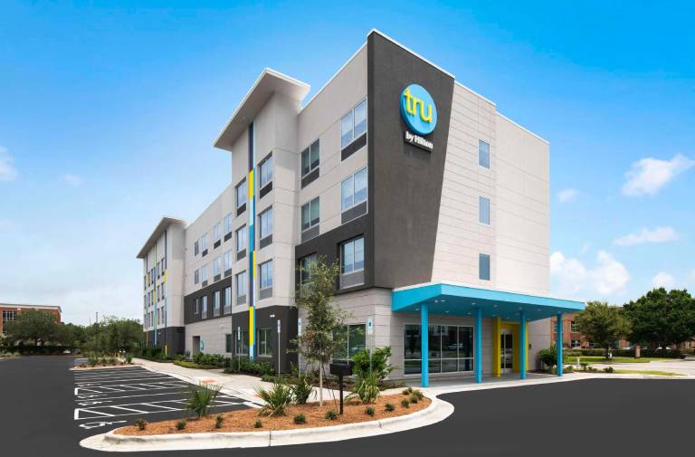 Tru by Hilton Wilmington Wrightsville Beach — photo 2