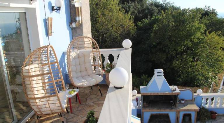 Fully equipped villa with barbecue, garden & terrace | Next to the beach | Pet-friendly — photo 4