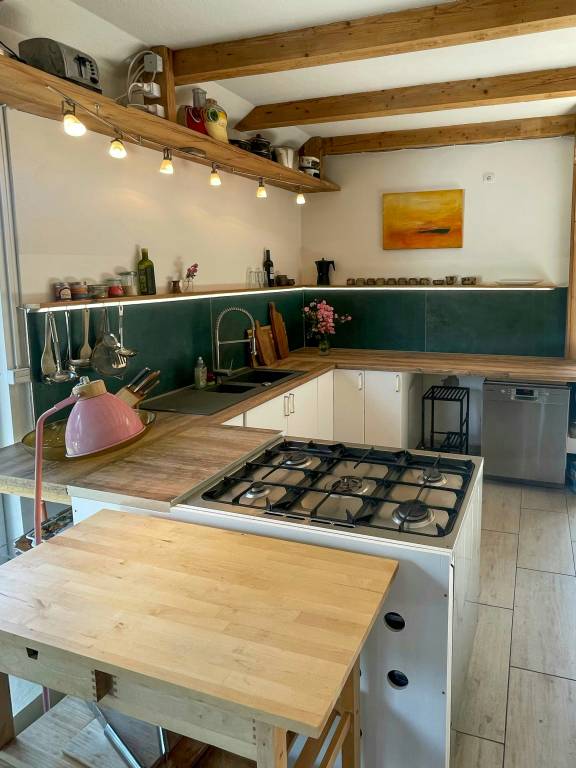 Vacation home with patio, grill & garden — photo 5