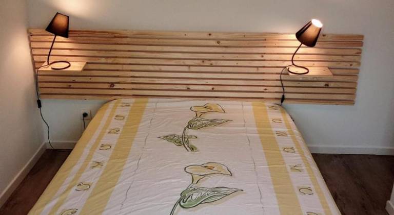 Vacation home with 2 rooms for 4 persons in Saintes