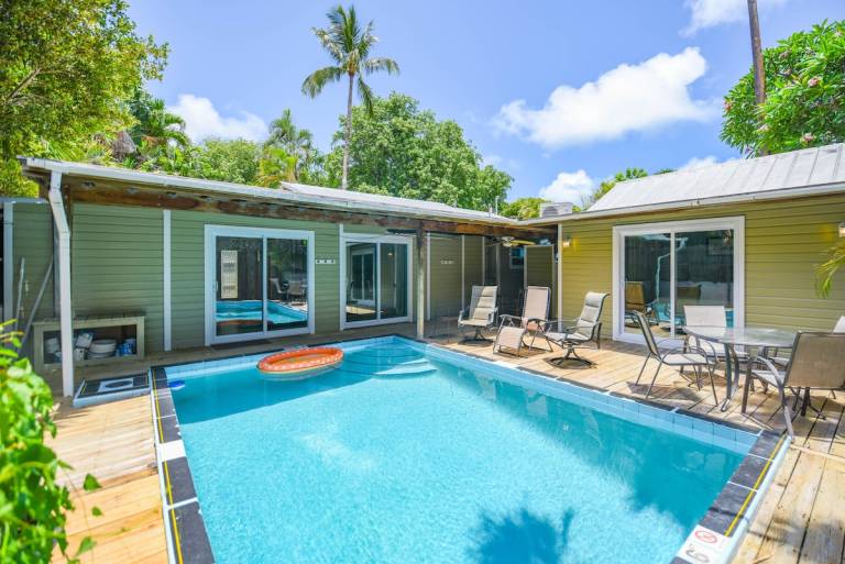 House with pool | Near Southernmost Point in Key West, FL