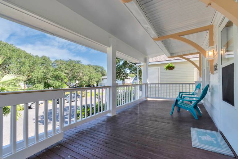 Rental apartment with yard & terrace | Sea view in Galveston, TX