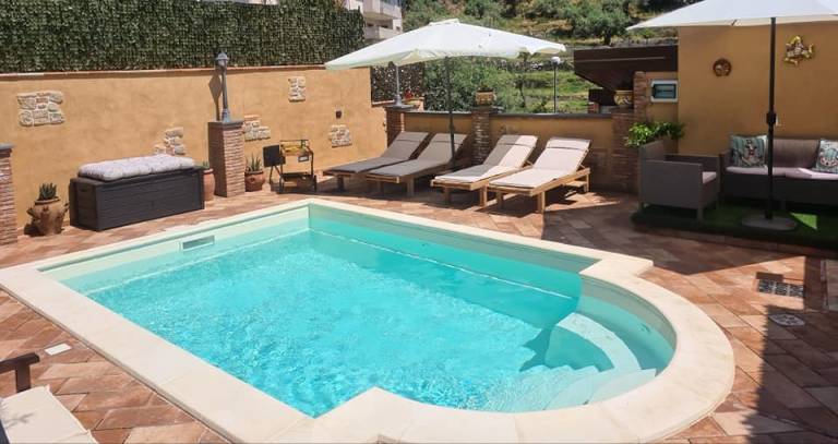 Villa with private pool, yard & barbecue | Nature view — photo 2