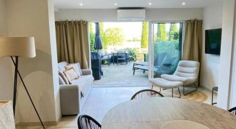 Apartment with yard, BBQ & private pool | Close to the beach | Suitable for remote work | Dogs allowed in Cogolin
