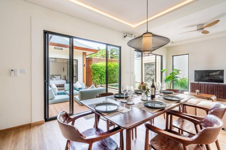Villa with terrace, yard & private pool | Suitable for remote work | Pet-friendly — photo 5