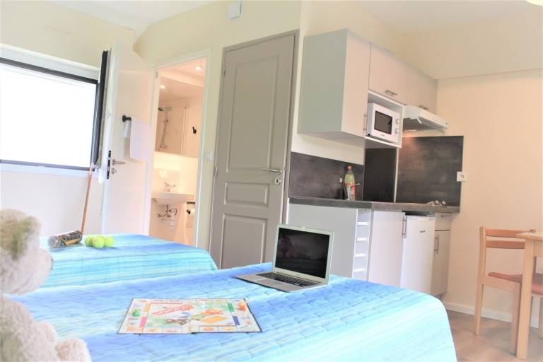 Gite with terrace, barbecue & heated pool | Water view — photo 2