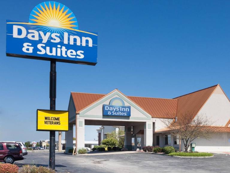 Days Inn & Suites by Wyndham Kokomo in Kokomo, IN