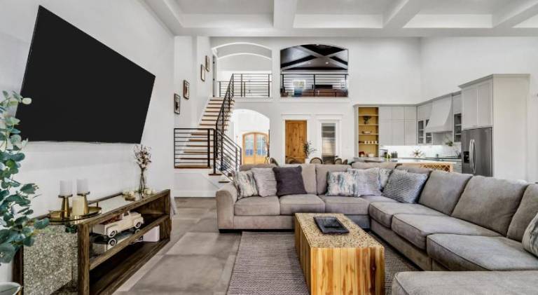 Luxury (Less than mile from AT&T Stadium/GlobeLife) GameRoom/Basketball Hoop — photo 2