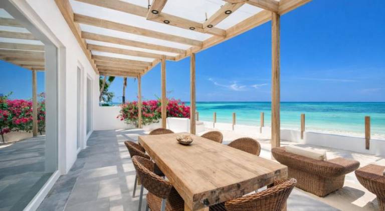 Private Beachfront Suite Apartment " Moja " in Kiwengwa