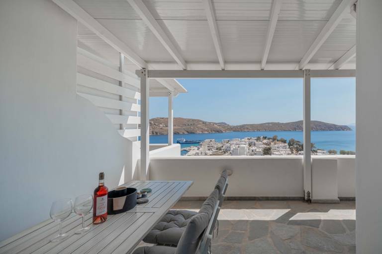 House Serifos