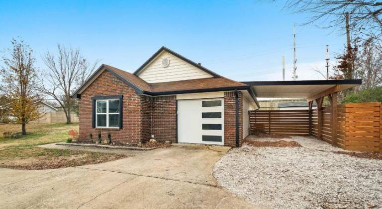House with 3 rooms for 7 persons in Bentonville, AR