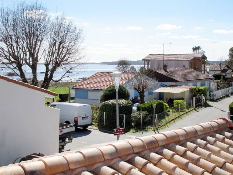 Fully equipped charming vacation home with private pool, yard & barbecue | Pets allowed — photo 3