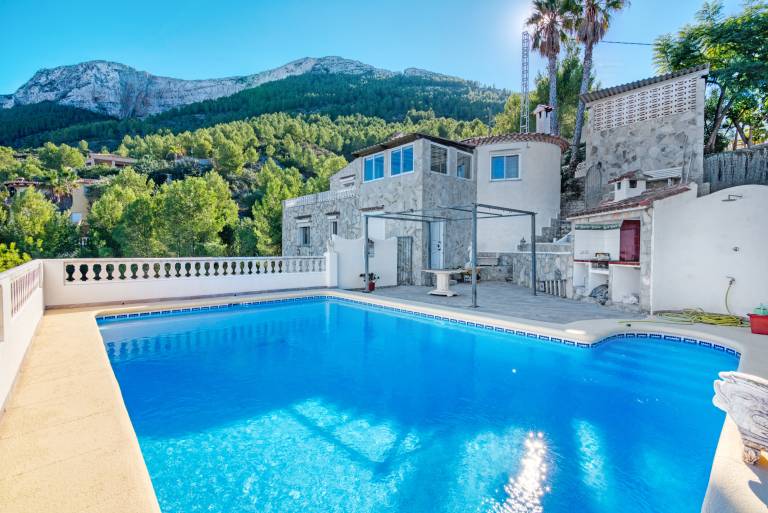 Villa with patio & pool — photo 2
