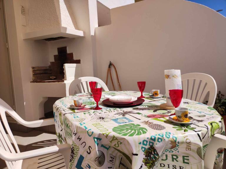 Vacation home with terrace & barbecue | Sea view | Next to the beach | Pets allowed — photo 2