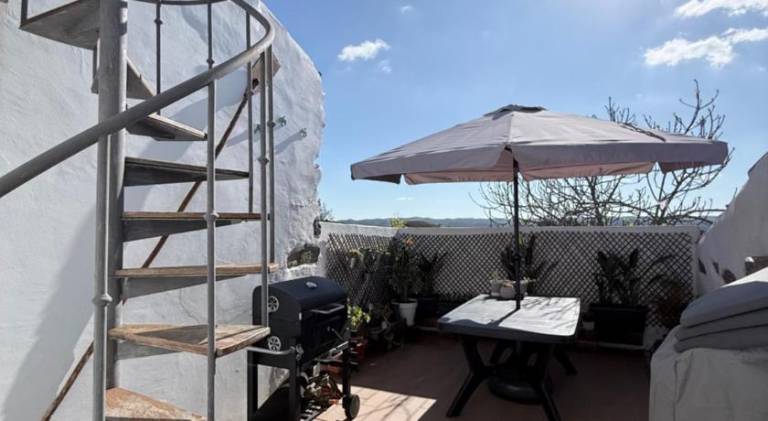 Vacation home with terrace & BBQ — photo 4
