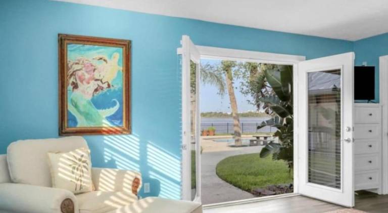 House with pool in Jacksonville, FL