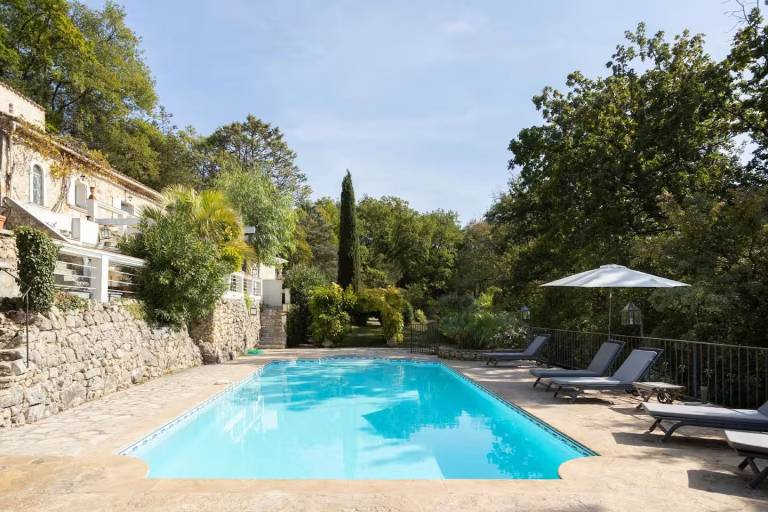 Children-friendly charming vacation home with private pool, BBQ & yard | Good for workation | Pets are welcome — photo 2