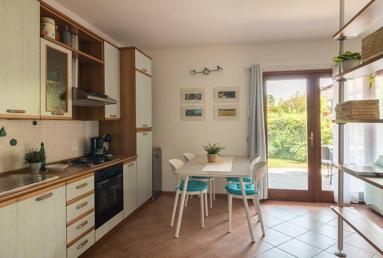 Holiday apartment with pool & patio — photo 5