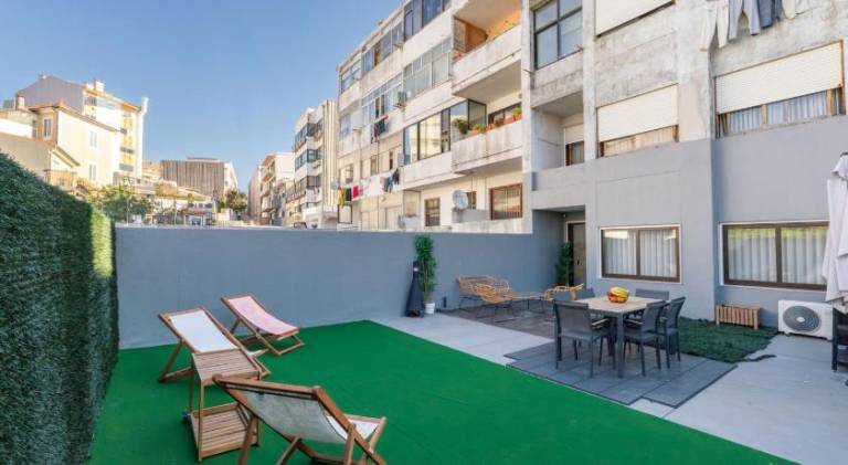 Urban Terrace & Stylish Living Spaces by HostWise — photo 4