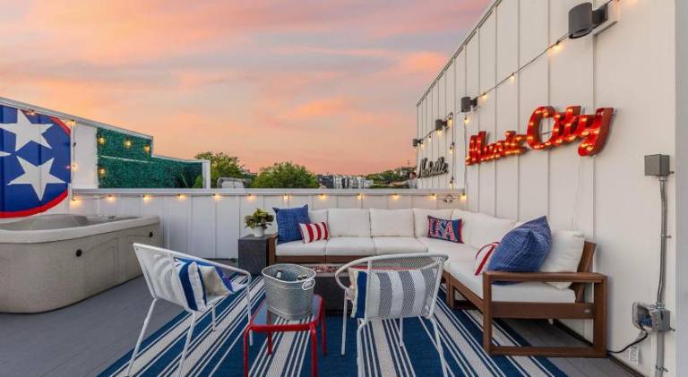 The Bluebell - Rooftop Lounge with Hot Tub in Nashville, TN