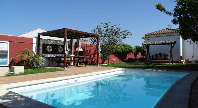 Fully equipped house with private pool, garden & grill | Suitable for remote work | Pets are welcome in Chiclana de la Frontera