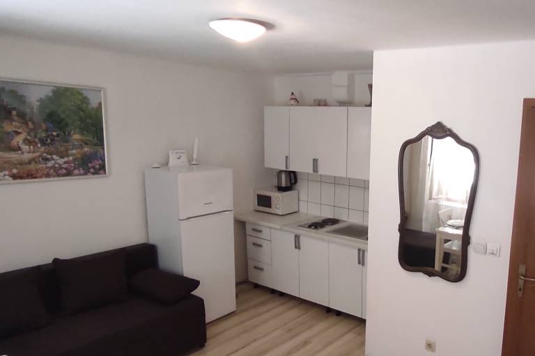 Apartment with patio — photo 5