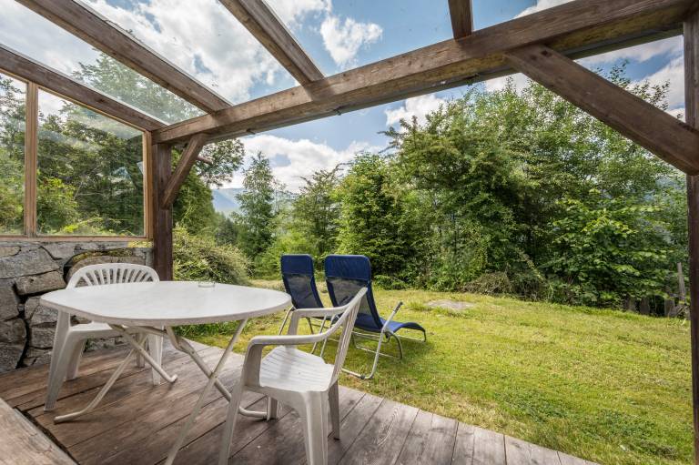 Family-friendly rental apartment with garden, hot tub & sauna | River view | Suitable for remote work | Pets are welcome — photo 4