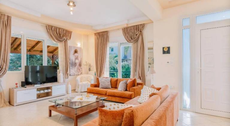 Lovely villa with pool | Pets allowed — photo 2