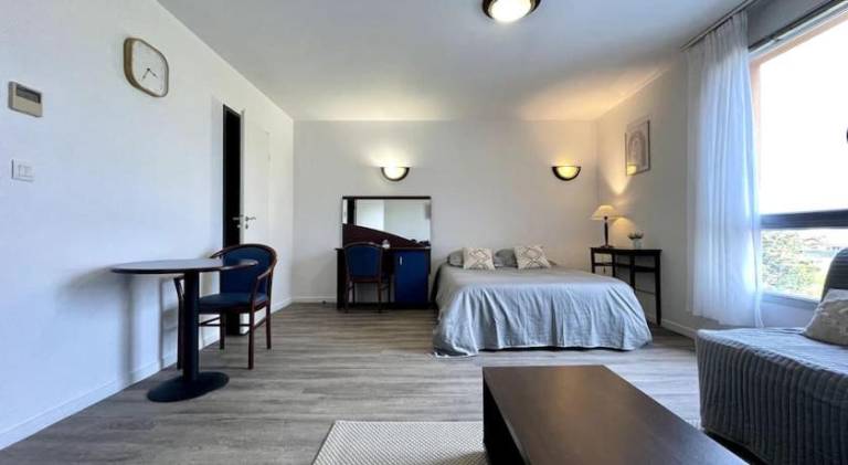 Apartment with pool in Carcassonne