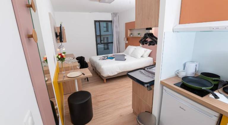 Serviced apartment with patio in La Valette-du-Var