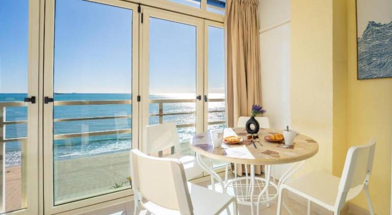Apartment with 4 rooms for 6 persons — photo 3