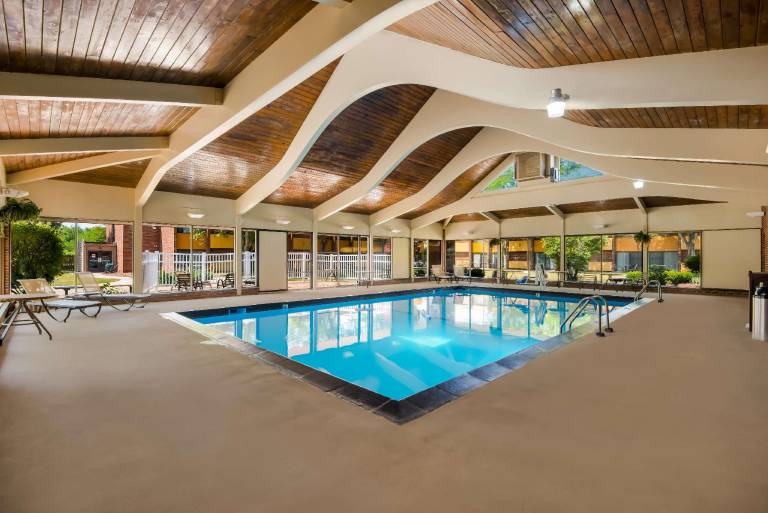 Best Western Prairie Inn & Conference Center in Galesburg, IL