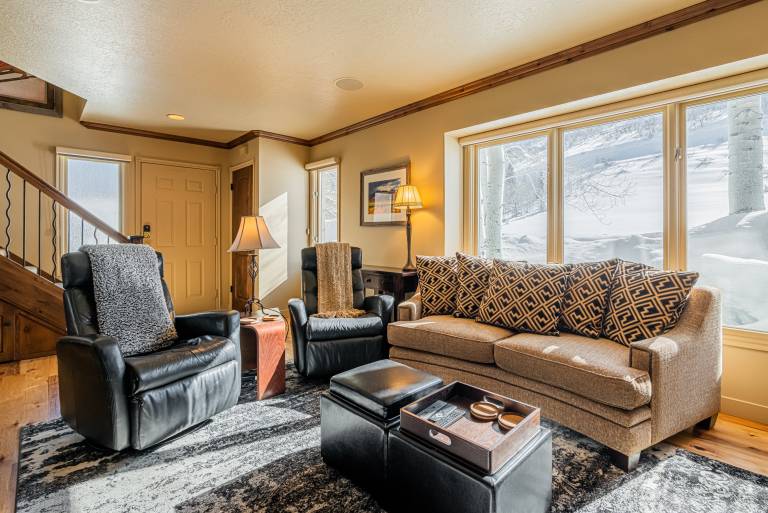 Beautiful Modern Home in Great Location, Hot Tub Patio, Luxury Amenities! in Park City, UT