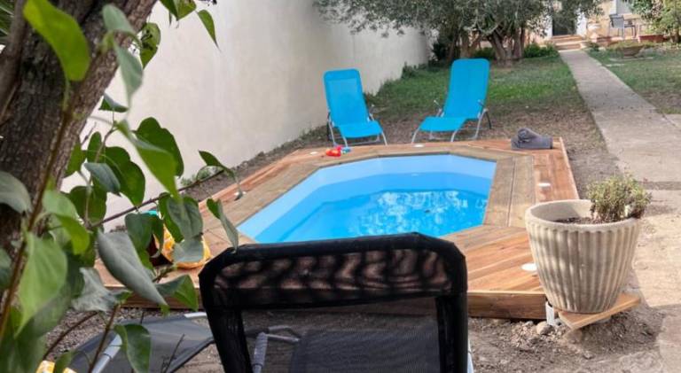 Vacation home with pool — photo 5