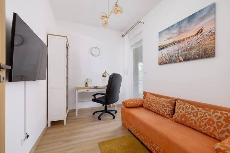 Apartment with fast internet & terrace — photo 3