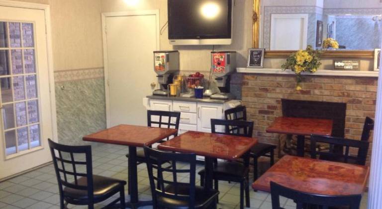 Americas Best Value Inn Blue Ridge — photo 4