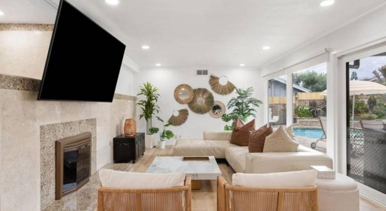 Fully equipped pleasant vacation home with garden, private pool & barbeque | Pets are welcome — photo 3