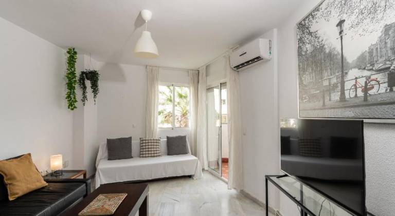 Charming apartment with yard, terrace & private pool | Next to the beach | Pets allowed — photo 2