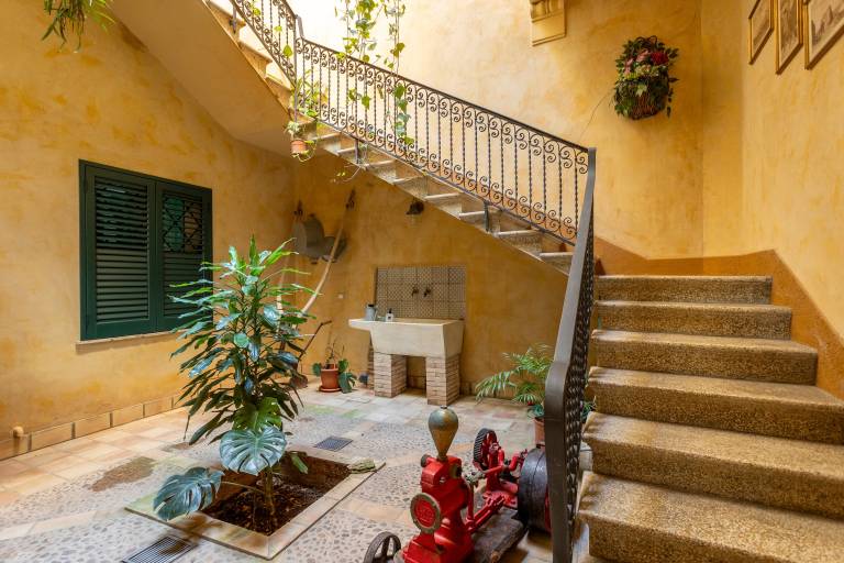 Family-oriented lovely vacation home with fast internet, grill & terrace | City view | Pet-friendly — photo 5