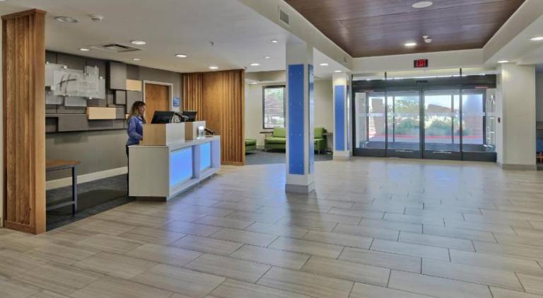 Holiday Inn Express & Suites Albuquerque Historic Old Town" — photo 5