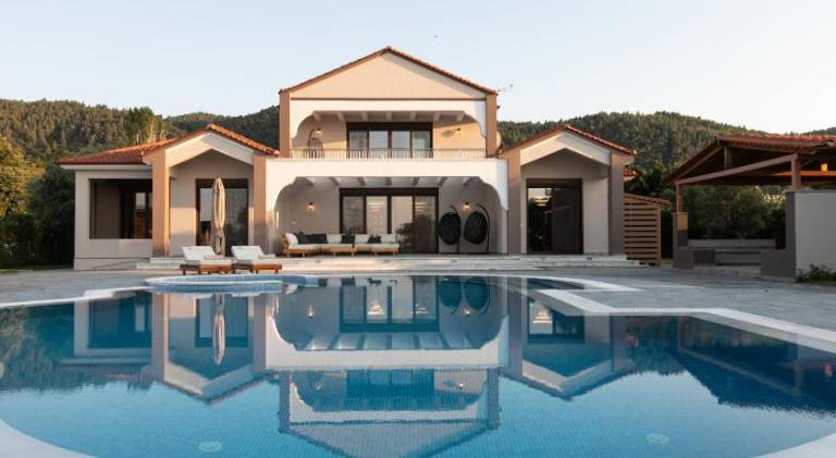 Fully equipped villa with patio, barbeque & yard | Close to the beach | Good for workation | Pets are welcome in Sithonia