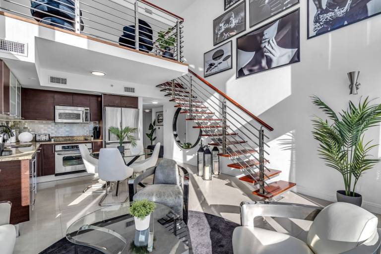 Condo  South Beach