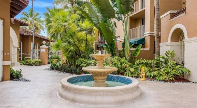 Rental apartment with pool & jacuzzi — photo 5