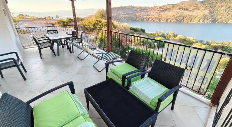 Vacation home with terrace, garden & barbeque — photo 5